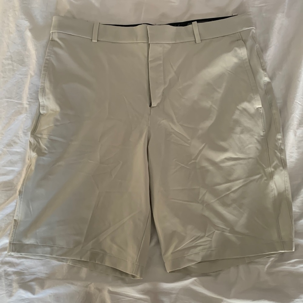 Nike Mens golf shorts, white, size 34